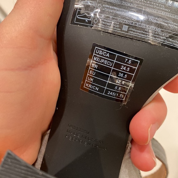 Suede heels - Picture 3 of 4